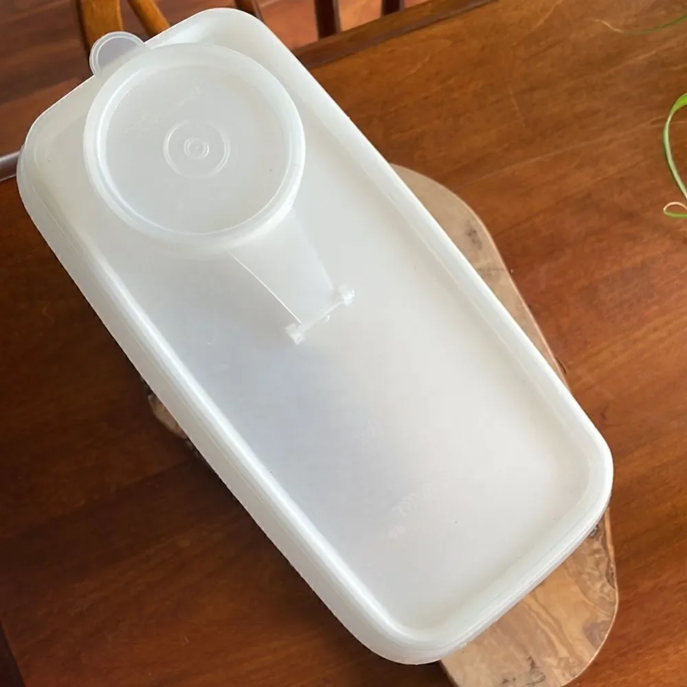Vintage Tupperware Store and Pour White Cereal Container